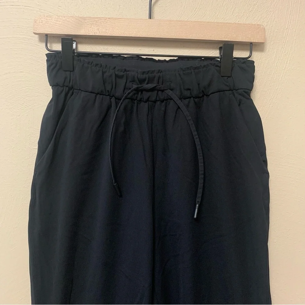Lululemon Stretch High-Rise Jogger Size 4 Black W5DQDS